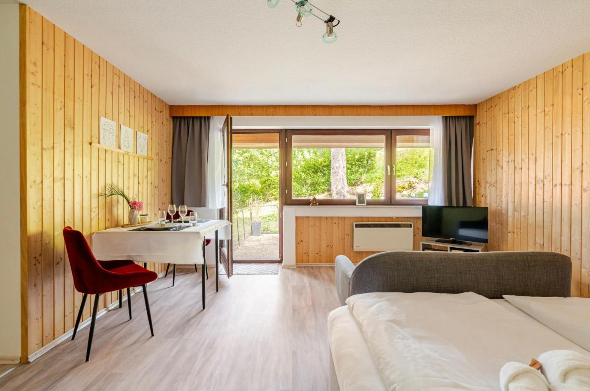 Ferienwohnung An Wanderwegen Gelegen Mit Terrasse Und Boxspringbett Sasbachwalden Exterior foto
